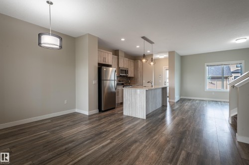 207 Griesbach Road, Edmonton, AB - Indoor Photo Showing Kitchen