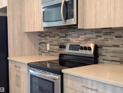 207 Griesbach Road, Edmonton, AB - Indoor Photo Showing Kitchen