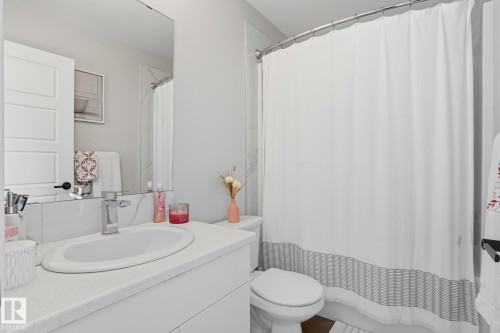 78 Garneau Gate, Spruce Grove, AB - Indoor Photo Showing Bathroom