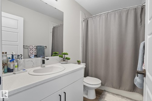 78 Garneau Gate, Spruce Grove, AB - Indoor Photo Showing Bathroom