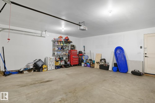 78 Garneau Gate, Spruce Grove, AB - Indoor Photo Showing Garage