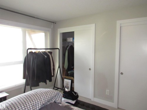 90 2560 Pegasus Boulevard, Edmonton, AB - Indoor Photo Showing Bedroom