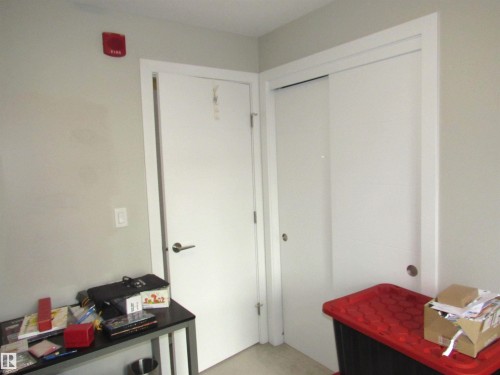90 2560 Pegasus Boulevard, Edmonton, AB - Indoor Photo Showing Other Room