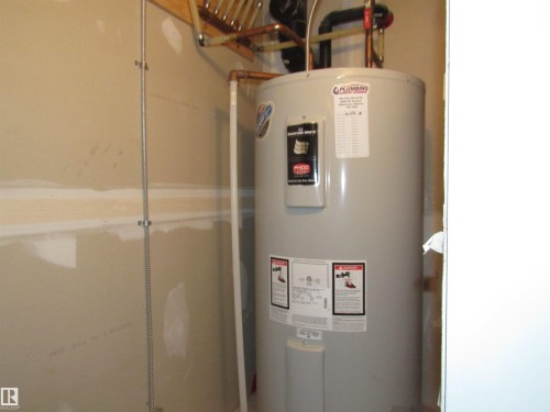 90 2560 Pegasus Boulevard, Edmonton, AB - Indoor Photo Showing Basement