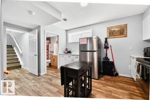 17096 46 Street, Edmonton, AB - Indoor Photo Showing Kitchen