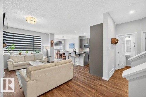 17096 46 Street, Edmonton, AB - Indoor Photo Showing Living Room