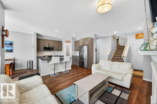 17096 46 Street, Edmonton, AB - Indoor Photo Showing Living Room