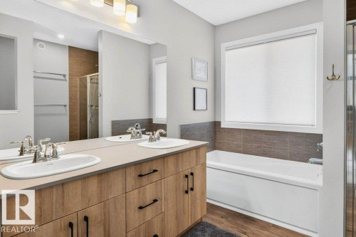 17096 46 Street, Edmonton, AB - Indoor Photo Showing Bathroom