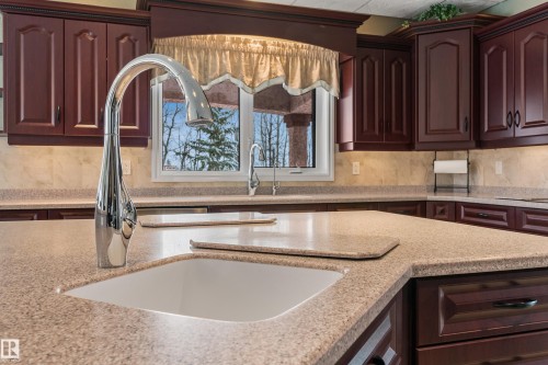 #111-59311 Range Rd 35, Rural Barrhead County, AB - Indoor Photo Showing Kitchen