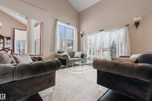 #111-59311 Range Rd 35, Rural Barrhead County, AB - Indoor Photo Showing Living Room