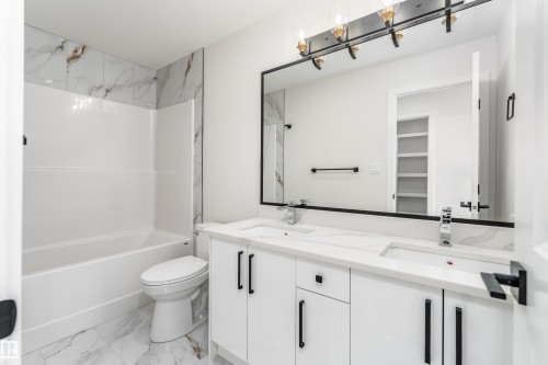 105 Patriot Way, Spruce Grove, AB - Indoor Photo Showing Bathroom