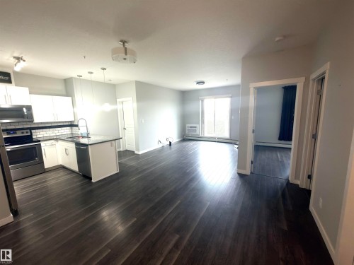 415 812 Welsh Drive, Edmonton, AB - Indoor Photo Showing Kitchen