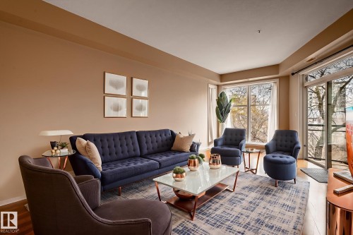 206 10503 98 Avenue, Edmonton, AB - Indoor Photo Showing Living Room