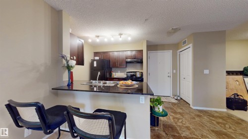 106 5370 Chappelle Road, Edmonton, AB - Indoor