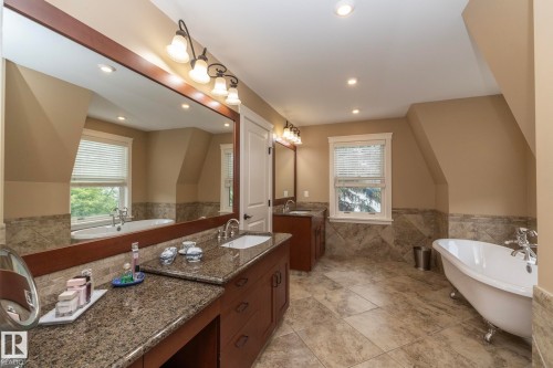 63 Fairway Drive, Edmonton, AB - Indoor Photo Showing Bathroom