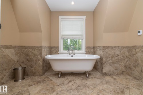 63 Fairway Drive, Edmonton, AB - Indoor Photo Showing Bathroom