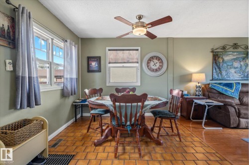 10 Brookside Crescent, Spruce Grove, AB - Indoor Photo Showing Dining Room