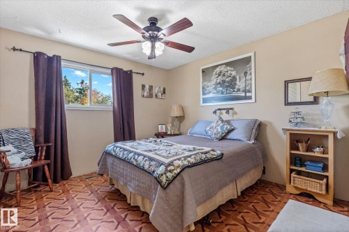 10 Brookside Crescent, Spruce Grove, AB - Indoor Photo Showing Bedroom