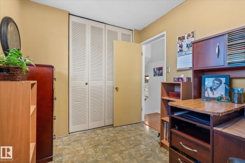 10 Brookside Crescent, Spruce Grove, AB - Indoor Photo Showing Other Room