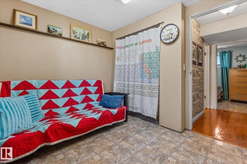 10 Brookside Crescent, Spruce Grove, AB - Indoor Photo Showing Other Room