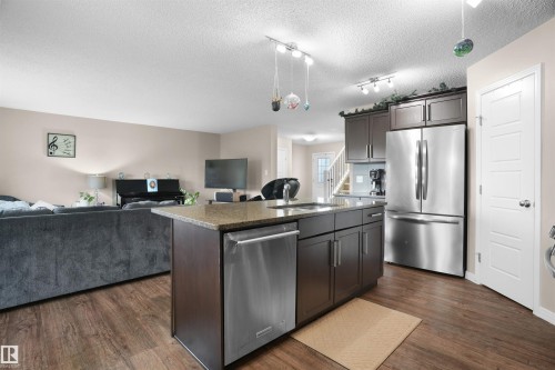 15160 16 Street, Edmonton, AB - Indoor Photo Showing Kitchen