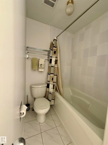 221 Callingwood Place, Edmonton, AB - Indoor Photo Showing Bathroom
