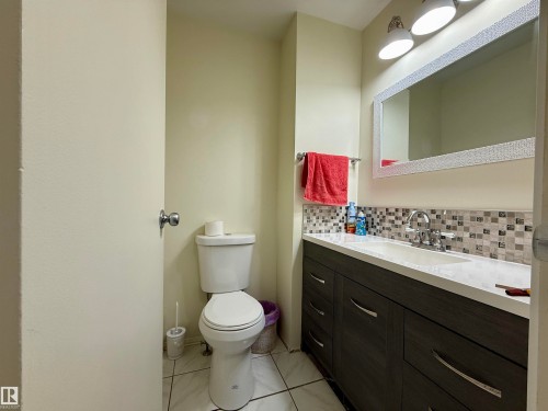 221 Callingwood Place, Edmonton, AB - Indoor Photo Showing Bathroom