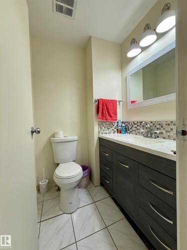 221 Callingwood Place, Edmonton, AB - Indoor Photo Showing Bathroom