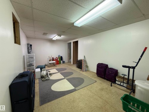 221 Callingwood Place, Edmonton, AB - Indoor