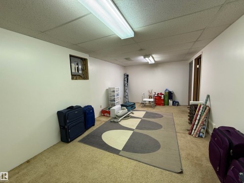 221 Callingwood Place, Edmonton, AB - Indoor