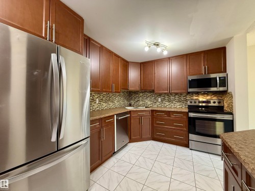 221 Callingwood Place, Edmonton, AB - Indoor Photo Showing Kitchen With Stainless Steel Kitchen