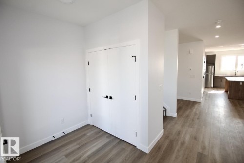 Upper 5803 97A Avenue, Edmonton, AB - Indoor Photo Showing Other Room