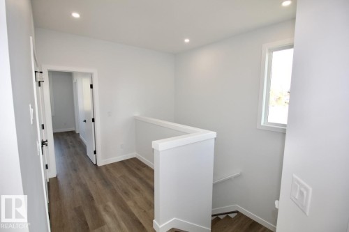 Upper 5803 97A Avenue, Edmonton, AB - Indoor Photo Showing Other Room