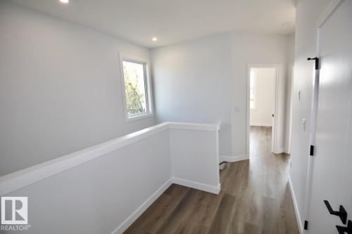 Upper 5803 97A Avenue, Edmonton, AB - Indoor Photo Showing Other Room
