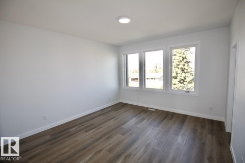 Upper 5803 97A Avenue, Edmonton, AB - Indoor Photo Showing Other Room