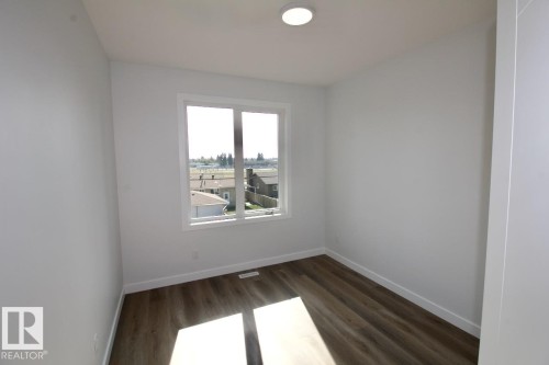 Upper 5803 97A Avenue, Edmonton, AB - Indoor Photo Showing Other Room