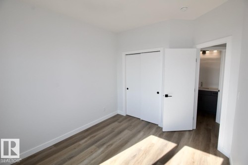 Upper 5803 97A Avenue, Edmonton, AB - Indoor Photo Showing Other Room