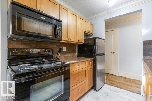 101 11916 104 Street, Edmonton, AB - Indoor Photo Showing Kitchen