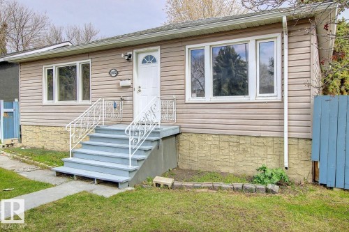 10682 61 Avenue, Edmonton, AB - Outdoor