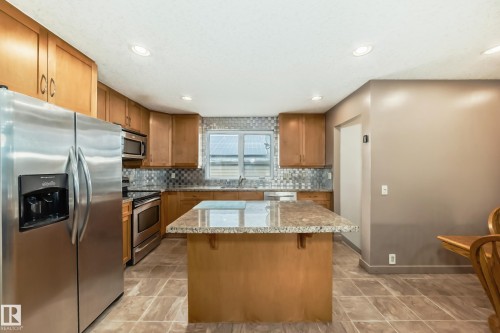 4108 135 Avenue, Edmonton, AB - Indoor Photo Showing Kitchen
