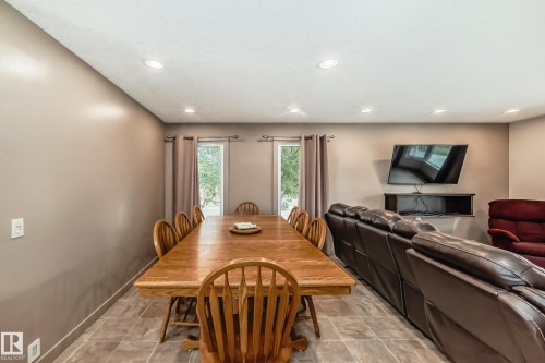 4108 135 Avenue, Edmonton, AB - Indoor Photo Showing Dining Room
