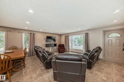 4108 135 Avenue, Edmonton, AB - Indoor