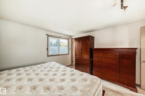 4108 135 Avenue, Edmonton, AB - Indoor Photo Showing Bedroom