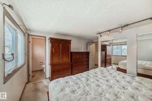 4108 135 Avenue, Edmonton, AB - Indoor Photo Showing Bedroom