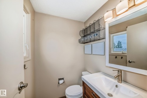 4108 135 Avenue, Edmonton, AB - Indoor Photo Showing Bathroom