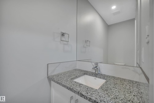 5006 48 Ave, Leduc, AB - Indoor Photo Showing Bathroom