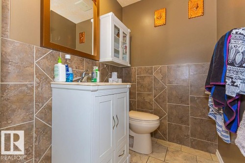 1720 89 Street, Edmonton, AB - Indoor Photo Showing Bathroom