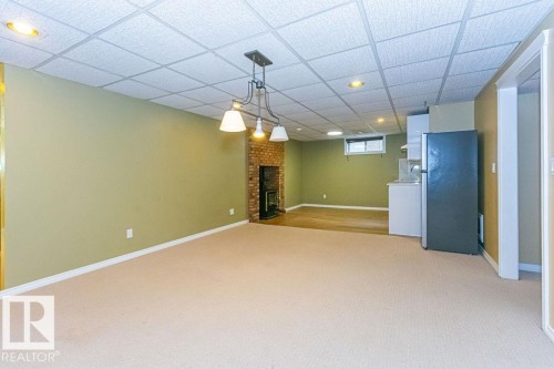 1720 89 Street, Edmonton, AB - Indoor