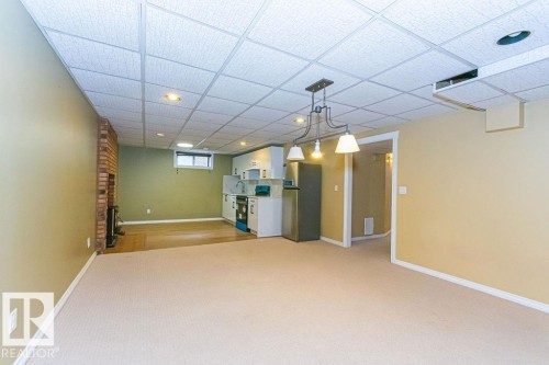 1720 89 Street, Edmonton, AB - Indoor