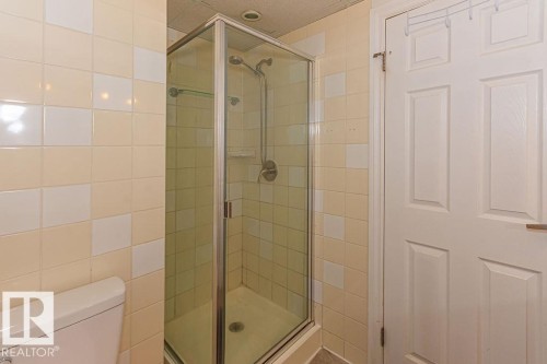 1720 89 Street, Edmonton, AB - Indoor Photo Showing Bathroom